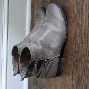 White Mountain Women's Size 9.5M Booties
